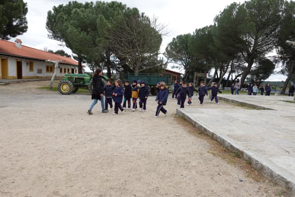 1º Álbum Granja Escuela. Bienvenida: nos conocemos.